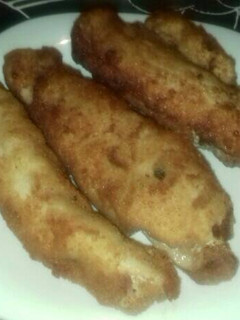 Una foto de Rollos de pechuga de pollo con bacon y salsa de champiñones