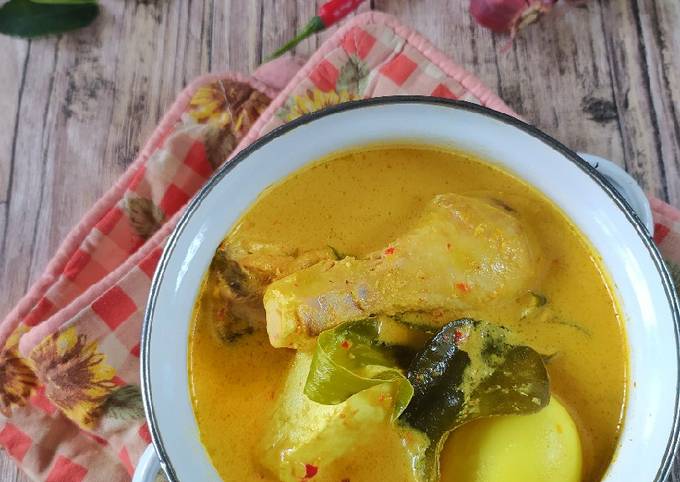 Gulai Ayam,Telur & Tahu Khas Minang