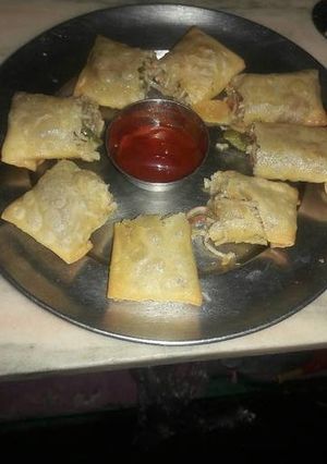 A picture of Noodles spring rolls.