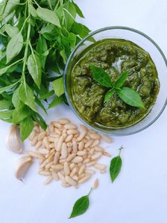 صورة لوصفة بيستو صوص الإيطالية