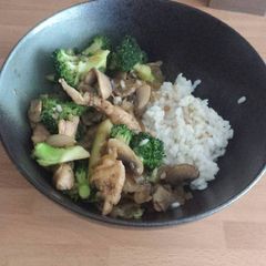 A picture of Wok Style Sautée Vegetables and Chicken.