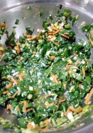 Una foto de Tortilla de acelga con ajo