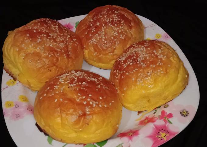 Soft sweet buns (bakery style buns)