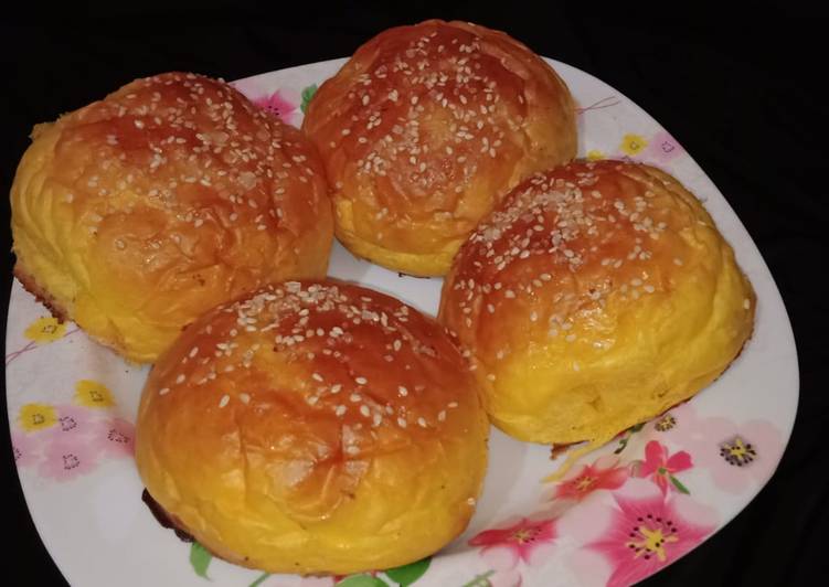 Soft sweet buns (bakery style buns)
