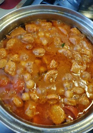 Una foto de Guiso de Garbanzos con longaniza