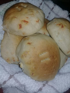 Una foto de Pan amasado saborizado con pepperoni