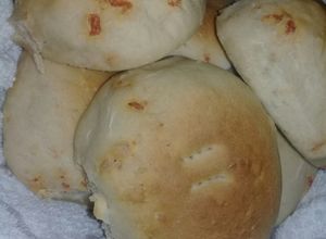 Una foto de Pan amasado saborizado con pepperoni