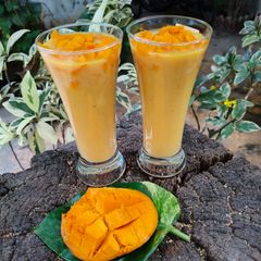 A picture of Alphonso mango shake.