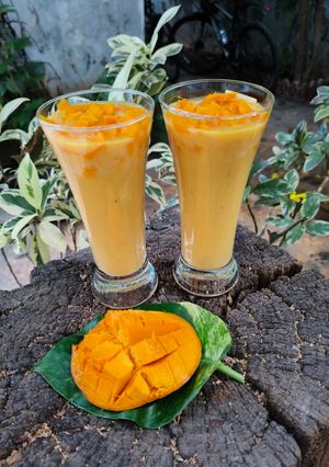 A picture of Alphonso mango shake.