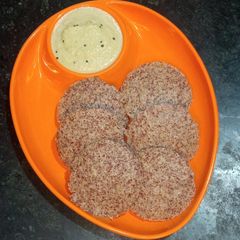 A picture of Ragi idli.