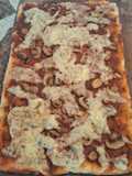 Pizza de champiñones rellena con muzzarella