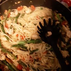A picture of Lemon Garlic Chicken Pasta with Asparagus.