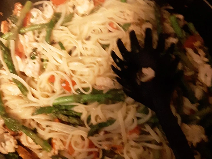 Easy Way Make Recipe Lemon Garlic Chicken Pasta with Asparagus that is Really Delicious, Tasty}