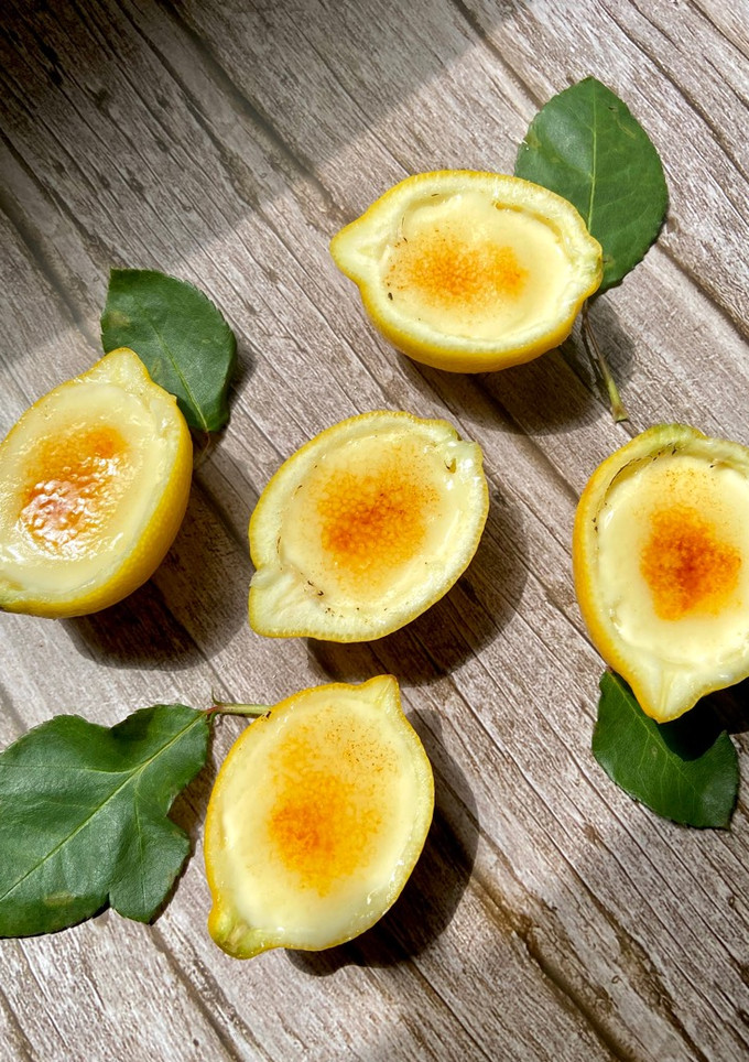 Una foto de Cremoso de limón caramelizado