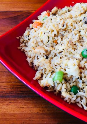 சைனீஸ் ஸ்டைல் சிக்கன் பிரைட் ரைஸ்...! (Chinese Style Chicken Fried Rice) செய்முறை முக்கிய புகைப்படம்