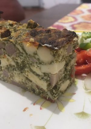 Una foto de Pastel de acelga con jamón y queso
