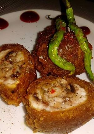 A picture of Biscuit batata vada.