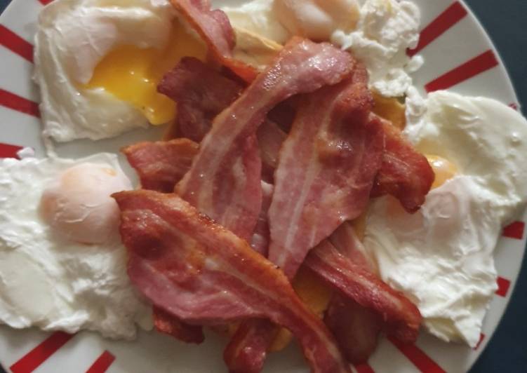 Air fried Bacon and Poached Eggs