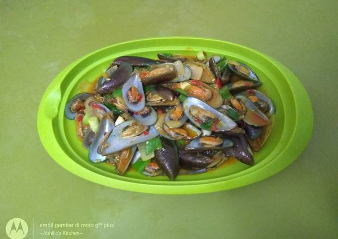 24. Kerang Ijo Saus Padang