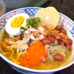 A picture of Instant Indonesian “Soto Ayam” (Yellow Chicken Soup).