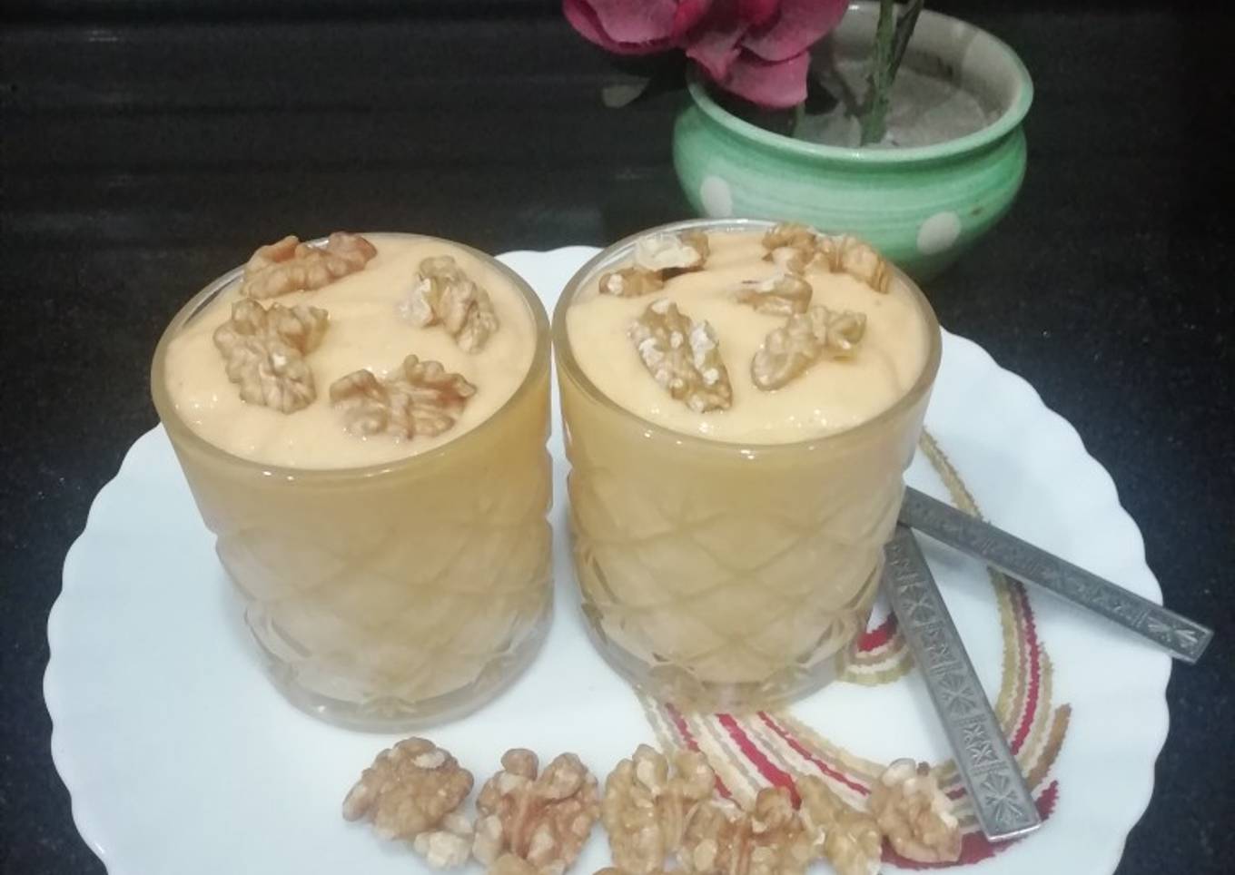 Mango Walnut Smoothie