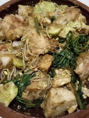 Langkah Mudah untuk Menyiapkan Resep Rujak petis yang Enak Banget Anti Ribet, Mantap Sekali