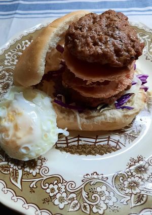 Una foto de Hamburguesas caseras (triple en torre)