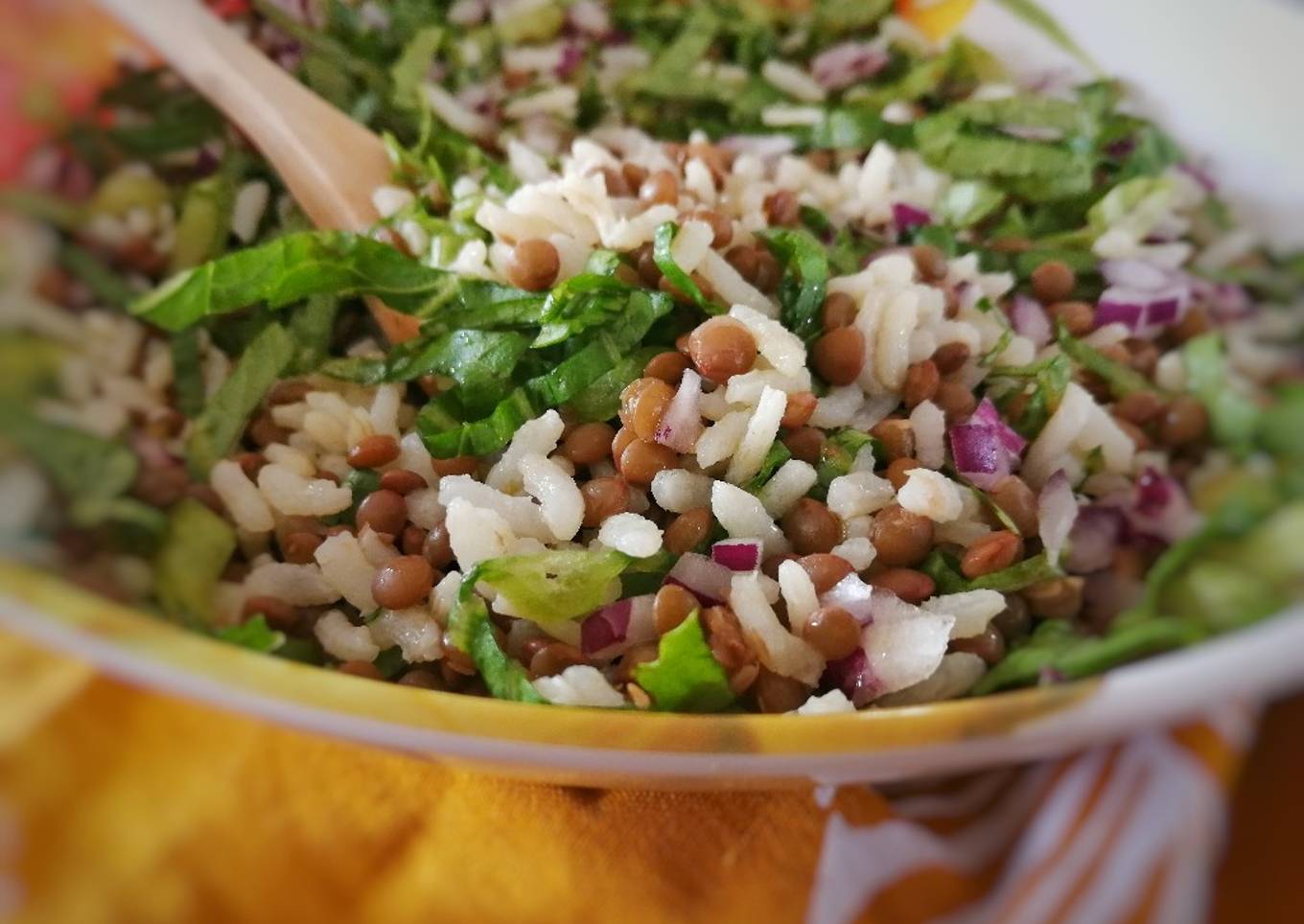 Arroz con lentejas y lechuga