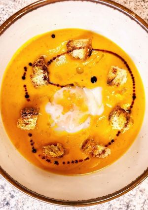 Une photo de 🪹🪵Velouté potimarron châtaignes 🌰