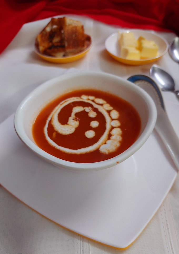 टोमेटो सूप(tomato soup recipe in hindi) रेसिपी मुख्य फोटो