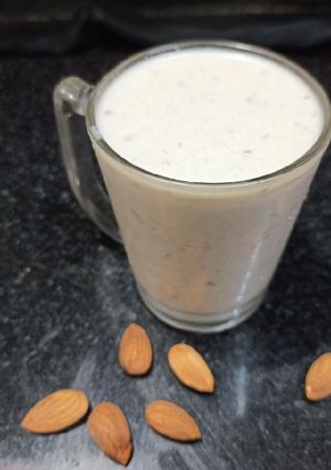A picture of Almond sukeli smoothie.