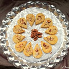 A picture of Eggless Almond and Custard powder cookies.