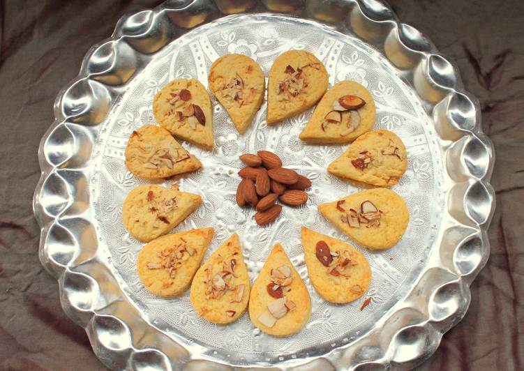 How to Make Any-night-of-the-week Eggless Almond and Custard powder cookies