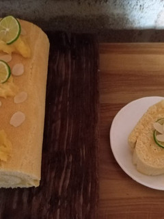 Una foto de Jelly roll de crema de limón