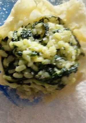 Foto di Cestino di formaggio con riso e spinaci al profumo di curcuma