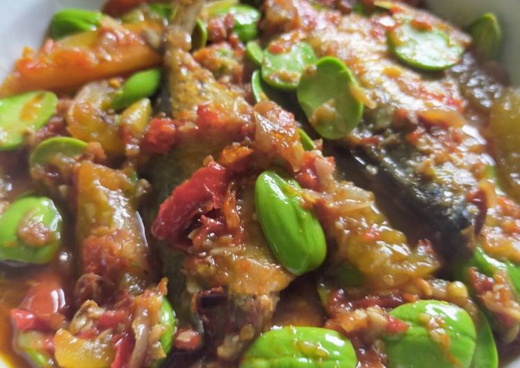 Resep Ikan peda sambel pete tomat yang nikmat dan Mudah Dibuat