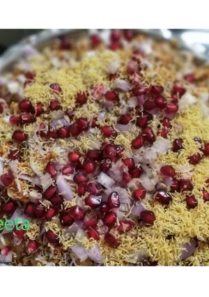 A picture of Dabeli Masala Tikki Chaat.
