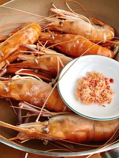 Hình của món Tôm càng hấp bia.
