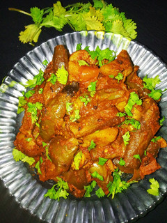 बैंगन आलू की सरसों वाली सब्जी (Baingan aloo ki sarso wali sabzi recipe in Hindi) रेसिपी मुख्य फोटो