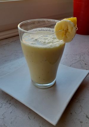 A picture of Fresh Pineapple smoothie.