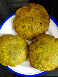கிரீன் பீஸ் பூரி செய்முறை முக்கிய புகைப்படம்