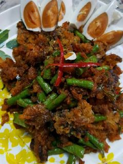 รูปของ ผัดพริกขิงปลาดุกฟูไข่เค็ม