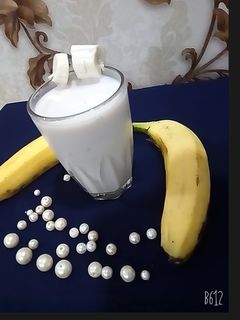 बनाना मिल्क शेक (Banana milk shake recipe in hindi) रेसिपी मुख्य फोटो