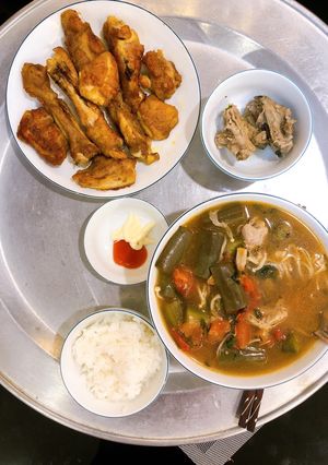 Hình của món Mâm cơm nhỏ của Trang 49.