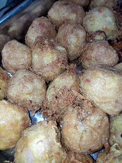 A picture of Yam balls.