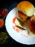 Batata Vada Pav