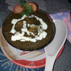 A picture of Palak paneer.