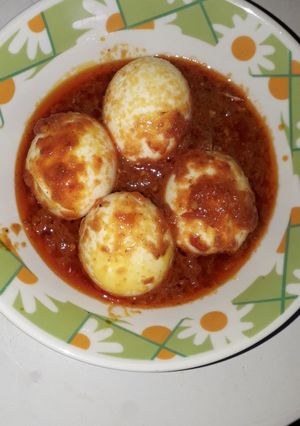 A picture of Palm oil egg stew.