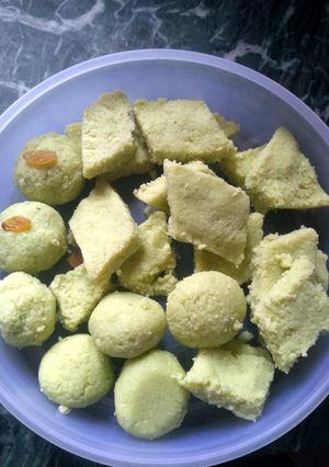 A picture of Milk powder or coconut powder Ladoo and Burfi.