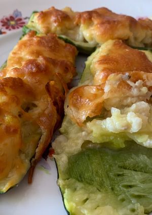 Una foto de Calabacines rellenos de merluza